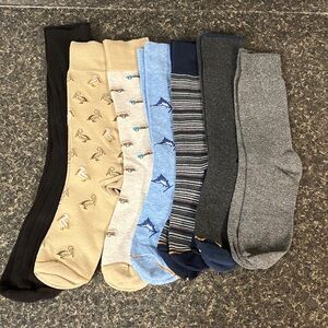 3/$15 ❤️ 7 pair men’s socks one size